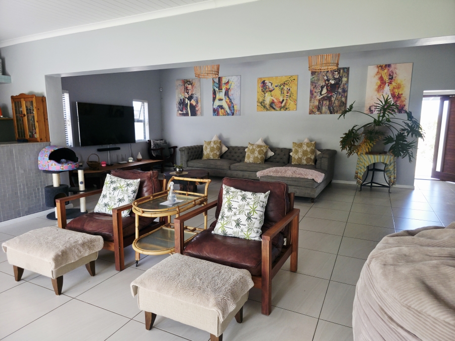 3 Bedroom Property for Sale in Uitsig Western Cape